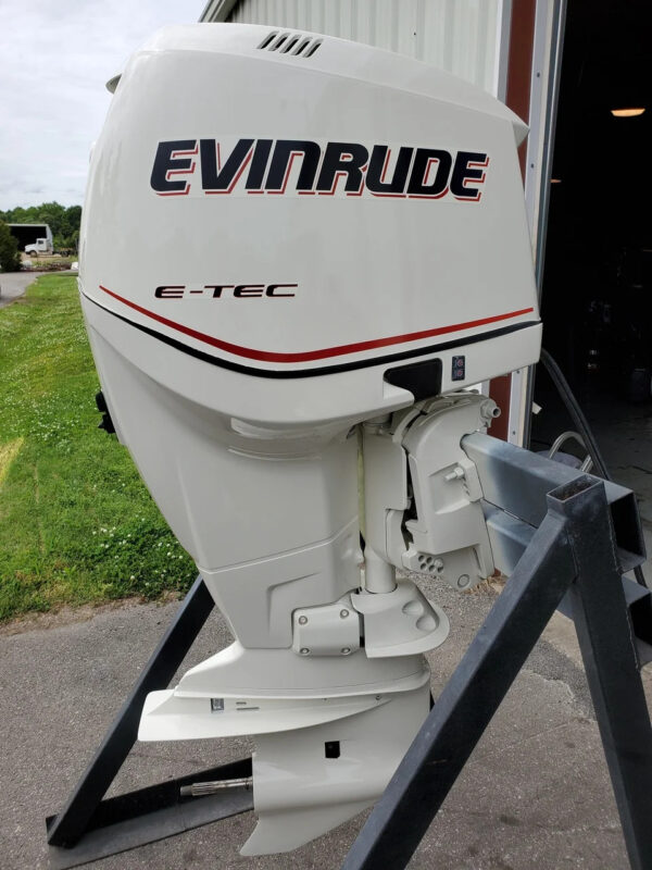 2011 Evinrude ETEC 200 HO 6-Cylinder DFI 2-Stroke 25″ (X) Outboard Motor