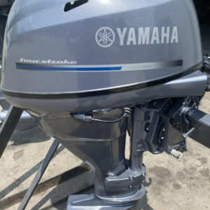 2012 Yamaha 25 HP 2-Cyl Carbureted 4-Stroke 20″ (L) Outboard Tiller Motor