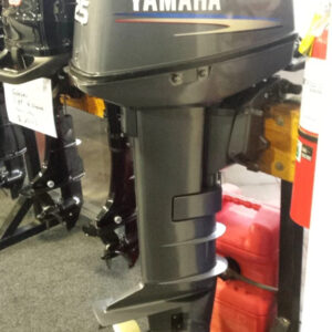 2010 Yamaha 25 HP 2 Cylinder Carb 4 Stroke 20″ Tiller Outboard Motor
